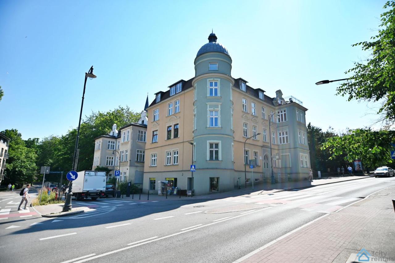 Beige And Red 3City Studio In Sopot With Outdoor Parking By Noclegi Renters Buitenkant foto