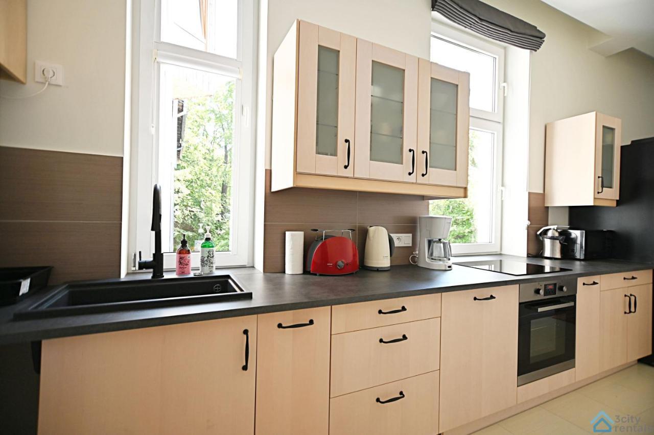 Beige And Red 3City Studio In Sopot With Outdoor Parking By Noclegi Renters Buitenkant foto
