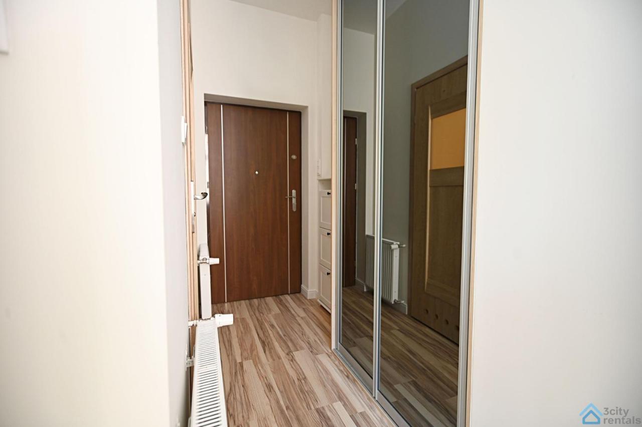 Beige And Red 3City Studio In Sopot With Outdoor Parking By Noclegi Renters Buitenkant foto